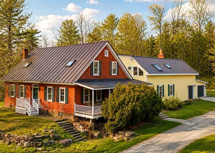 1820 House - Vt Charm + Modern Comforts + Hot Tub